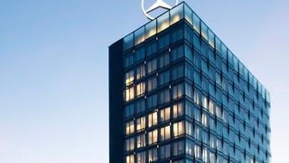 Einmal mehr straft die Wirklichkeit die Prognosen von Analysten ab. Denn trotz aller Unkenrufe konnte Mercedes-Benz die zuvor befürchteten Verluste geringer halten ... (Bild: Mercedes-Benz)