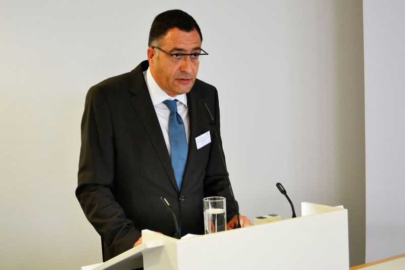 Verbandssprecher Guido Riemann begrüßte die Teilnehmer. (Seyerlein/»kfz-betrieb«)