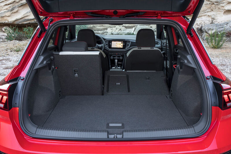 Mit Allrad beträgt das Kofferraumvolumen 392 Liter und lässt sich bei umgeklappter Rückbank auf 1.237 Liter erweitern. Ohne Allrad sind es 445 Liter und erweitert bis zu 1.290 Liter.  (VW)