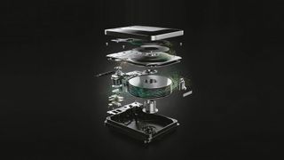 Die HAMR-Technologie soll in wenigen Jahren Festplatten mit mehr als 100 TB Speicherplatz ermöglichen. Die Preise sollen dabei weiterhin weit unter denen ähnlich großer SSDs liegen. (Bild: Seagate)