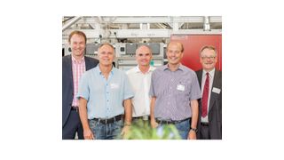 Ralf Müller (Geschäftsleitung Vorsitzender), Thomas Saß (Leiter Anlagenservice), Thomas
Happich (Leiter Anlagenservice- und –technik), Hubert Stüsser (Teamleiter
Prozessanalysentechnik) , Dr. Clemens Mittelviefhaus (Geschäftsleitung) freuen sich über die Eröffnung der PAT-Werkstatt im Hürther Chemiepark Knapsack. (Infraserv Knapsack)