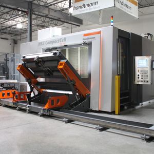 Zur deutlichen Reduzierung der Nebenzeiten kann die HBZ Compactcell mit einer schienengelagerten Palettenautomation aufgerüstet werden. 