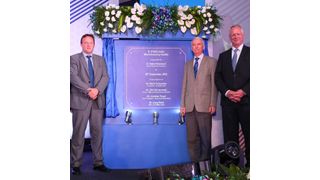 v.l. Der Geschäftsführer von R. Stahl Indien Jörg Fitzek, Produktionsleiter Clife Hermanowski, Marketing und Vertriebsleiter Jonathan Peaurt, Konsul Dr. Stefan Weckbach und R. Stahl Vorstandsvorsitzender Martin Schomaker bei der Eröffnung. (R. Stahl)