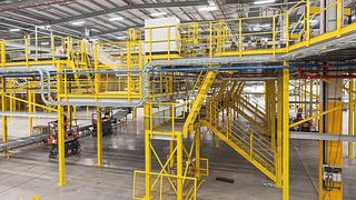 Stahlbau: Mitek bietet das Grundgerüst für den Einsatz von Kleinteileautomatik, Fördertechnik oder AMR in Neu- und Bestandsanlagen. (Bild: Mitek)