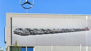 Mercedes-Benz erfindet sich in Berlin durchaus neu. Der Weg heißt Elektromobilität. Vor einigen Tagen verließ auch schon der letzte Dieselmotor das Werk Marienfelde (Bild). Was genau geplant ist, können Sie hier erfahren. (Bild: imago images / Schöning)