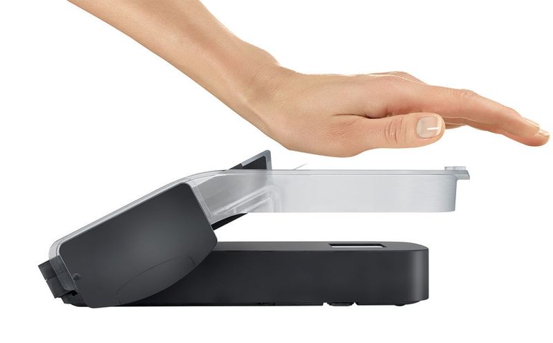In Japan, wo das System weiter verbrietet ist als hierzulande, kommen die Palmsecure-Systeme auch in Banken und Supermärkten zum Einsatz.  (Fujitsu)