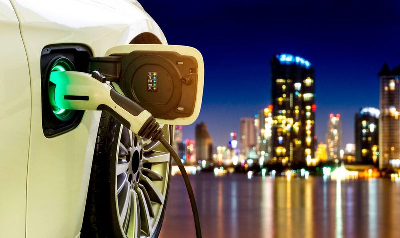 Artikel für fast alle Elektro- und Hybridfahrzeuge (Bild: Hella Pagid – Shutterstock)