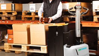 Individuell können die Stapler von Unicarriers erweitert werden, etwa durch ein Lastschutzgitter, eine Tiefkühlausstattung oder weitere Ergänzungen. (Unicarriers)