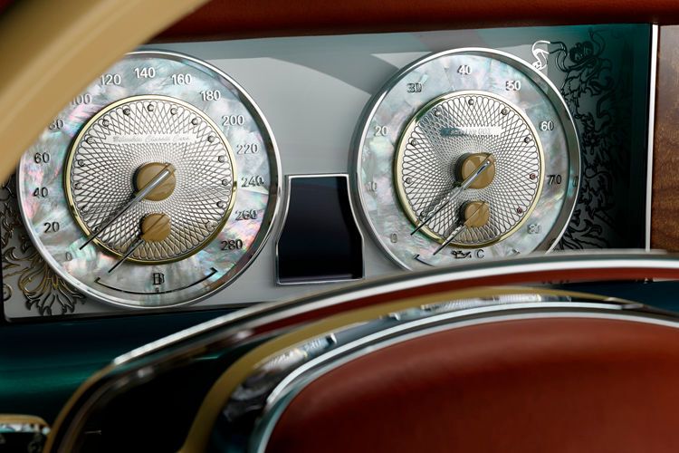 Auch Perlmutt findet sich im Vintage. (Foto: Bilenkin Classic Cars)
