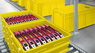 Mehrwegbehälter bewähren sich in vielen Branchen, unter anderem in der Automotive-Industrie. (SSI Schäfer)