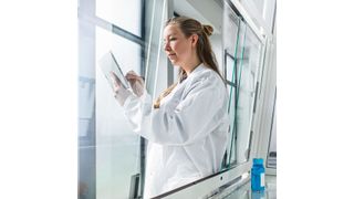 Abzüge sind im Labor ein wichtiger Arbeitsbereich. (Bild: Waldner)