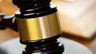 Das OLG Karlsruhe hat ein für den Vertragshandel wichtiges Urteil gefällt. (Foto: photocrew - fotolia.com)