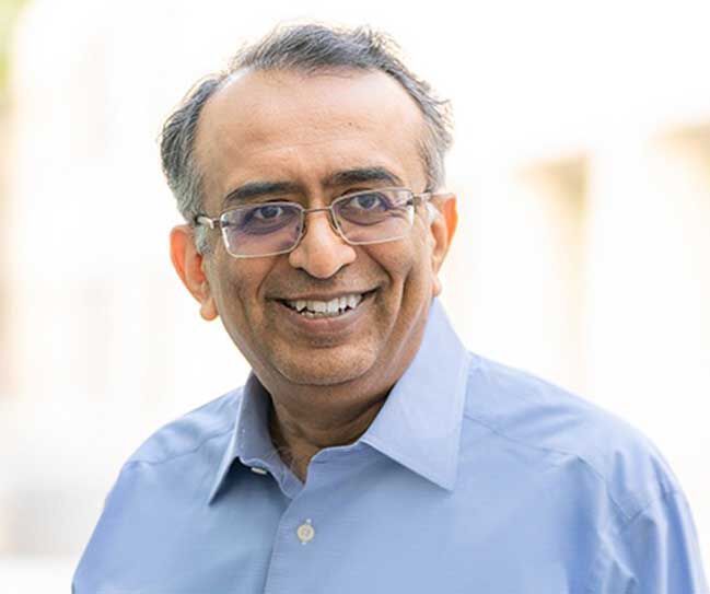 Raghu Raghuram kam 2003 zu VMware und fungiert aktuell als CEO. Als Branchenvordenker hat er die Unternehmensstrategie und technologische Entwicklung von VMware erfolgreich mitgestaltet.   Raghuram war bei VMware bereits in verschiedenen Führungspositionen tätig, zuletzt als Chief Operating Officer, Products and Cloud Services, wo er für alle Produkt- und Serviceangebote sowie für zentrale Services, Support und Betriebsfunktionen von VMware verantwortlich zeichnete. Davor arbeitete er als Executive Vice President und General Manager im Bereich Software-Defined Datacenter. 