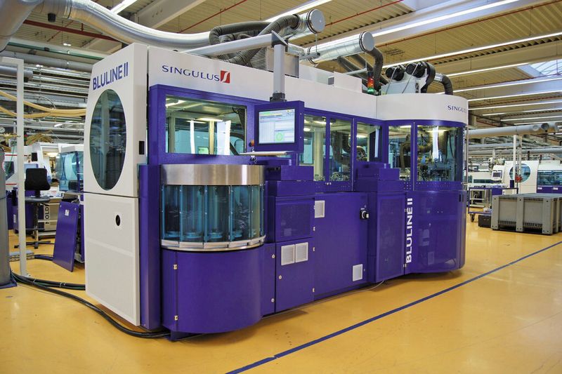 Bild 1: Die Replikationsanlage Bluline II kann auf nur 17 Quadratmetern täglich rund 20.000 Blu-ray Discs – optische Datenträger – produzieren; alle vier Sekunden kommt eine Disc aus der Maschine. (Bild: Singulus)