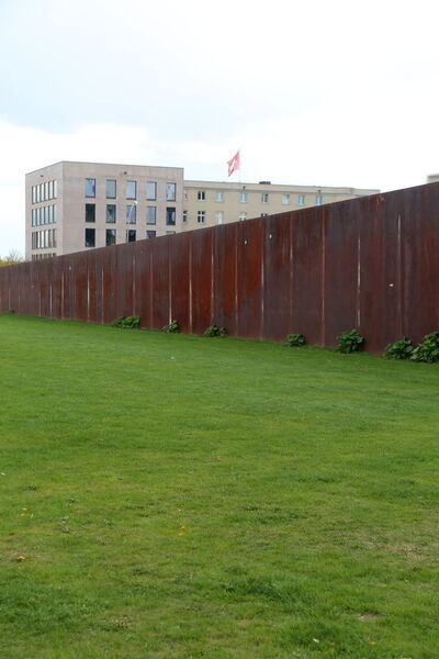L'ambassade suisse de Berlin côté mur. (Image: JR Gonthier)