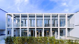 Das neue Schulungszentrum am Stammsitz von Beko Technologies fällt durch seine Fassade auf.  (Bild: Freyler)