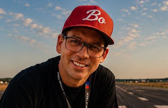 Helge Bo Flöge ist Bauingenieur, Baufluencer und bekannte Stimme für zirkuläres Bauen und nachhaltige Innovationen in der Bauindustrie. (Bild:  privat)