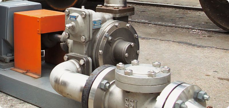The soap and detergents industry is experiencing significant growth in new products. To keep up with demand, manufacturers must use the best possible equipment — such as product transfer pumps. (Pictures: Blackmer) (Archiv: Vogel Business Media)