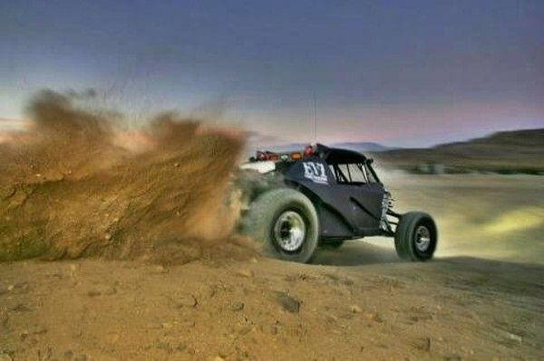 Der elektrisch angetriebene Offroad-Racer EV1 in Aktion (Bild: SRI)