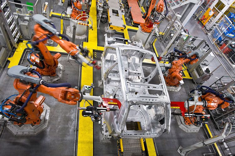 Jaguar Land Rover betreibt in Solihull, England, die größte Produktionsanlage für Alu-Karosserien. Im Jahr 2013 fertigte der Hersteller dort rund 140.000 Einheiten. (Foto: Jaguar Land Rover)