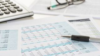 adobestock-296082962-zerbor-ki-buchhaltung-820x461v1 (Bild: © Zerbor/stock.adobe.com)