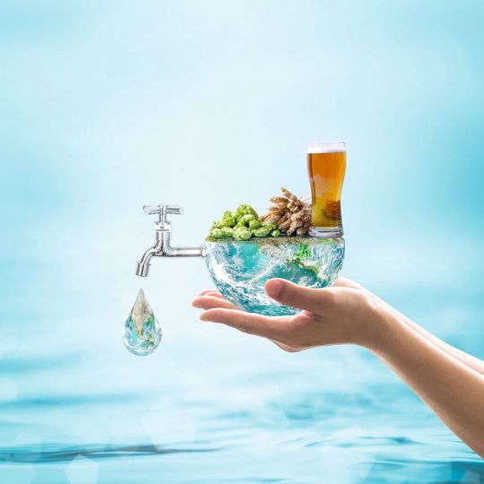 Wasser als wertvolle Ressource behandeln – nicht als Abfall: mit intelligenten Pumpen- und Dosierlösungen von Grundfos wird Total-Water-Management zum Erfolgsfaktor, wie das Beispiel einer Brauerei zeigt. Wasser als wertvolle Ressource behandeln – nicht als Abfall: mit intelligenten Pumpen- und Dosierlösungen von Grundfos wird Total-Water-Management zum Erfolgsfaktor, wie das Beispiel einer Brauerei zeigt.