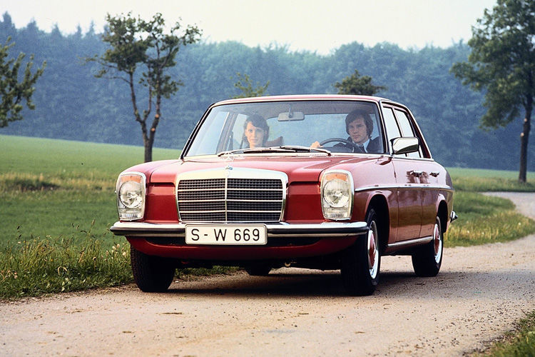 Mercedes W114/W115: 10.713 Euro (176,45 %) (Daimler)