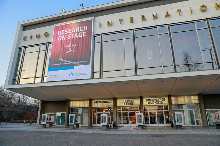 Anfang März fand der Auftakt von Research-on-stage mit Live-Vorträgen im Kino International in Berlin statt.  (vfa, Mika-fotografie | Berlin)