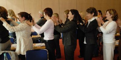 Um nach der Mittagspause für den Workshop wieder in Schwung zu kommen, war erst einmal Bewegung angesagt. (Archiv: Vogel Business Media)