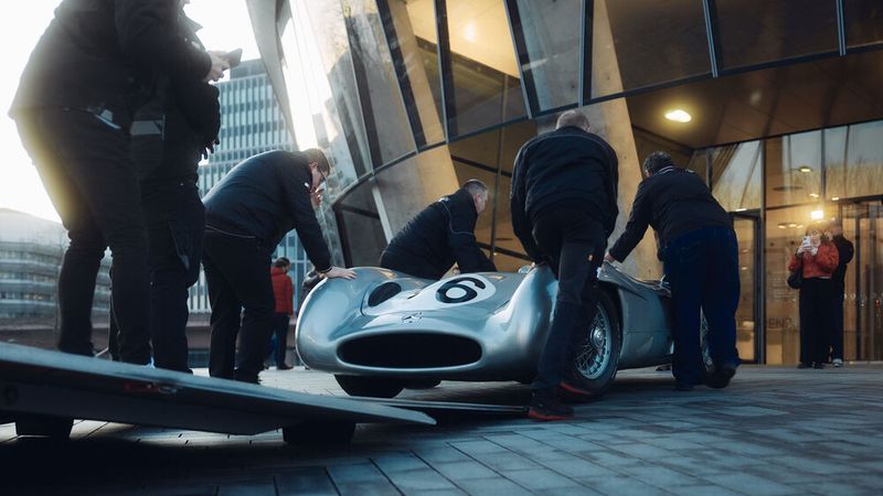 Der seltene Rennwagen – einer von vier Überlebenden – ist der einzige, der sich fortan in Privatbesitz befindet. Die anderen drei stehen in Museen. (Bild: Maximilian Balazs)