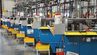 Spritzgussmaschinen sind ein typisches Anwendungsfeld von Industriehydraulik. Doch der Trend zur Elektrifizierung macht auch hier nicht halt. (Stefanie Michel)