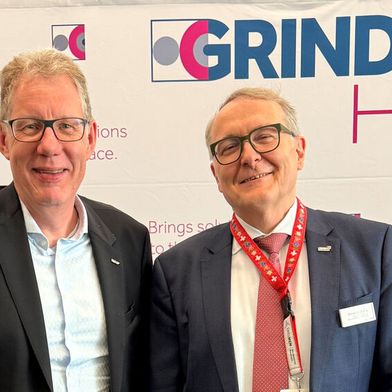 Dr. Markus Heering (li.), Geschäftsführer des VDW: «Mit der dritten Ausgabe hat die Grinding Hub ihre Rolle als internationale Leitmesse der Schleiftechnik weiter gefestigt».
Christoph Blättler (re.), Ressortleiter bei Swissmem: «Für alle Hersteller und Anwender von Schleiftechnik ist die Grinding Hub unbestritten der ‹Place to be›.» (Bild: Nastassja Neumaier, VCG)