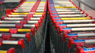 Keine leere Wagen: Bis zun 70 Filialen werden aus dem neuen Logistikzentrum versorgt. Einen zweistelligen Millionenbetrag hat Lidl investiert.  (Bild: khv24/pixelio.de)