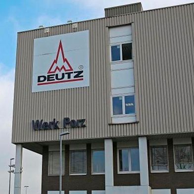 Deutz will sich mehr und mehr auch in der Rüstungsindustrie etablieren. Der Motorenhersteller holt sich dafür Partner ins Boot. Kürzlich kauften die Kölner das Unternehmen Sobek. Nun übernimmt man ARX Robotics. Hier mehr zu dieser Strategie ... (Bild: dpa)