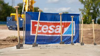 Mit der Werkserweiterung in Offenburg stärkt Tesa seinen größten Produktionsstandort weltweit. (Bild: Tesa)