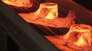 Unter Verwendung von 100 % rein erneuerbarer elektrischer Energie ist es den DEW möglich, die Tonne Rohstahl mit nur 107 kg CO2-Ausstoß zu fertigen.  (DEW)