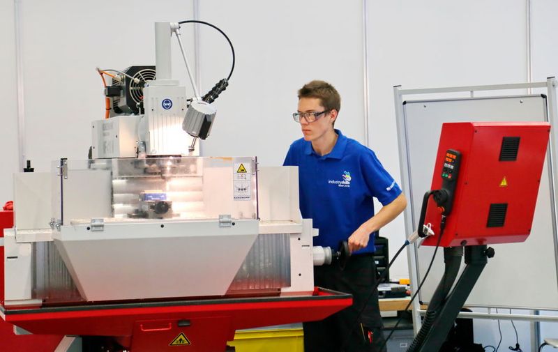 Schweizer Meister 2016 gesucht: Von Dienstag morgen bis Donnerstag Abend wurden auf der Swisstech die Industryskills der besten Polymechaniker ausgetragen. (Anne Richter, SMM)