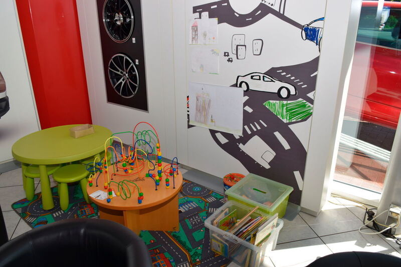 Das fördert die Fantasie und die Koordinationsfähigkeit der kleinen Kunden. (Holz / »kfz-betrieb«)