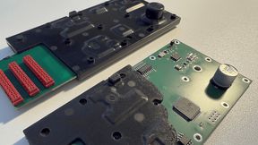 Die Kapselung elektronischer Bauteile mit speziell entwickelten Kunststoffen ermöglicht einen beschädigungsfreien Schutz sensibler Komponenten. (Bild: Kunststoff-Institut Lüdenscheid/Marius Fedler)
