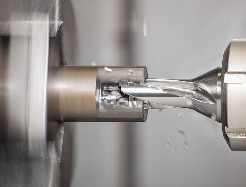 Iscars dreischneidiges Wechselkopfbohr-System Quick3Cham erlaubt dank neuem F3B-Flachbohrkopf-Design das Aufbohren von vorhandenen – auch exzentrischen – Bohrungen. (Bild: Iscar)