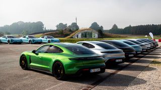 Vom Taycan hat Porsche in den ersten drei Quartalen 2020 fast 11.000 Einheiten ausgeliefert. (Bild: Porsche)
