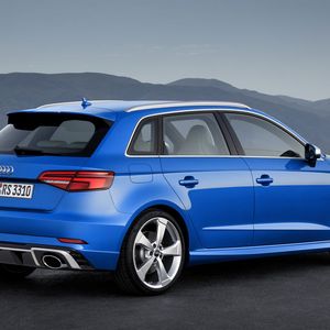 (Audi)