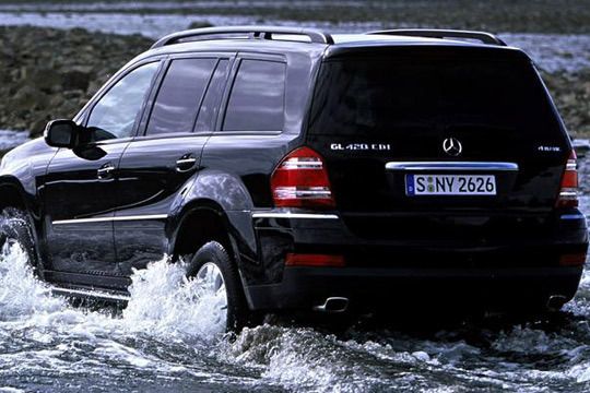 Ob man mit den von Mercedes als Durchschnittsverbrauch angegebenen 11, 8 Litern auf 100 Kilometern tatsächlich auszukommen ist, wird sich noch herausstellen. (Archiv: Vogel Business Media)