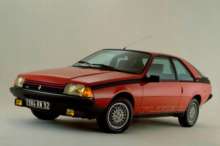 Den Fuego („Feuer“) baute Renault von Ende 1980 bis Anfang 1986. Während die Einstiegsversionen TL/GTL gerade einmal 47 kW/64 PS leisteten, brachte es der Fuego Turbo ab 1983 dank 1565 Kubikzentimeter Hubraum auf 97 kW/132 PS. (Renault)