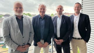 Claus Hegewald, SIHK zu Hagen, Andreas Balla, Murtfeldt, Dr. Fabian Schleithoff, SIHK zu Hagen, Sven Braatz, Hotset (von links). (Bild: Kunststoff-Institut Lüdenscheid/Steffi Volkenrath)