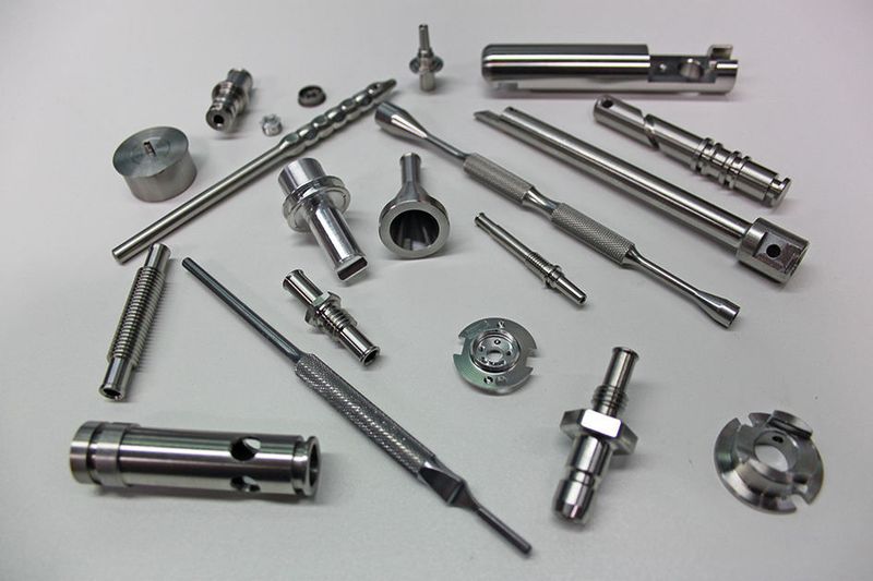 Charakteristische Präzisionswerkstücke aus der Produktion der Tebit Präzisionstechnik in Meinerzhagen. (Iscar)