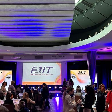 Zum FIT-Kongress 2025 sind über 220 Frauen aus IT, E-Health und eGovernment nach Augsburg gekommen. (Bild: Vogel IT-Medien)