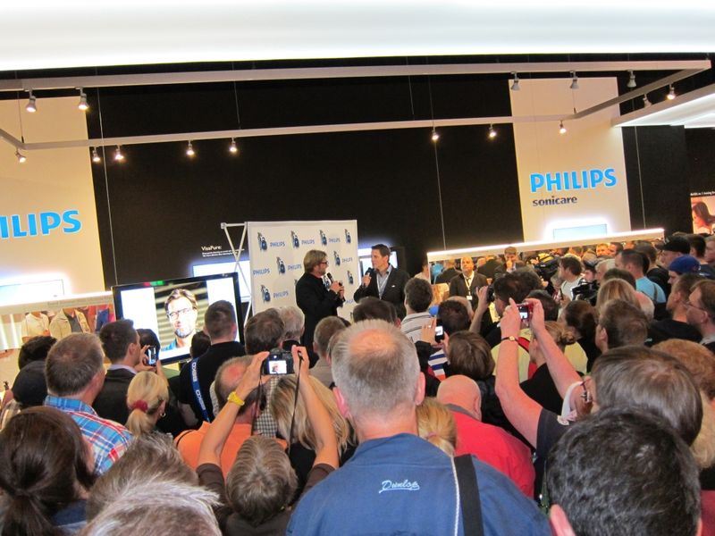 ...und damit die Menschenmengen begeisterte. (Bild: IT-BUSINESS)