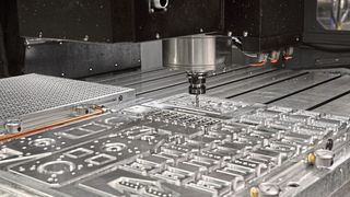 AMF-Vakuumspanntechnik machts möglich: Zig Frästeile in einer einzigen Aufspannung. (Bild: AMF)