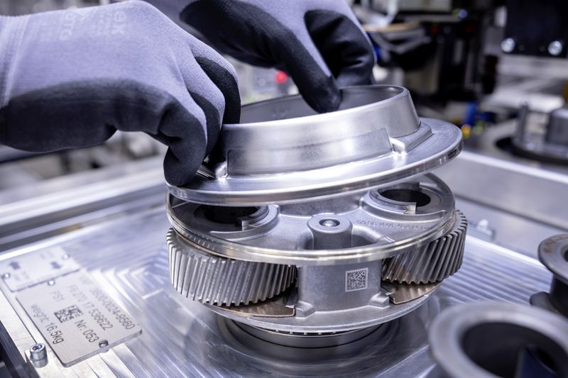 In Untertürkheim entstehen daneben Produkte und Komponenten für batterieelektrische und elektrifizierte verbrennungsmotorische Antriebe. (Bild: Mercedes-Benz)